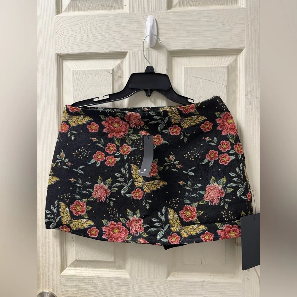 ❤️ Lulus Ismerie Black Floral Jacquard Mid-Rise Skort - Picture 2 of 5
